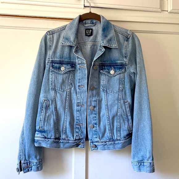GAP Denim Trucker Jacket - Picture 1 of 8